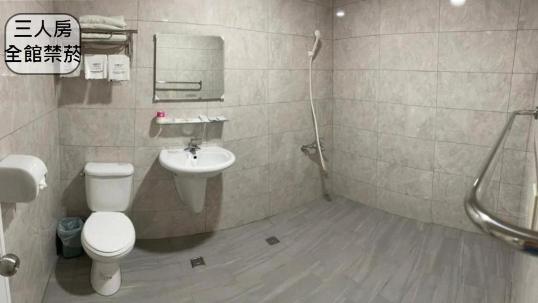 Fu Men Hotel Pingtung Luaran gambar